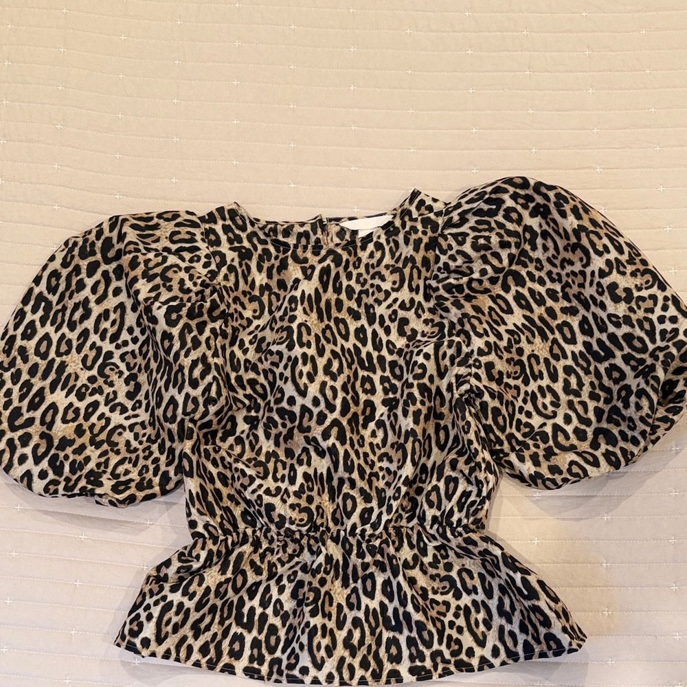 H&M Leopard Print Puff Sleeve Top